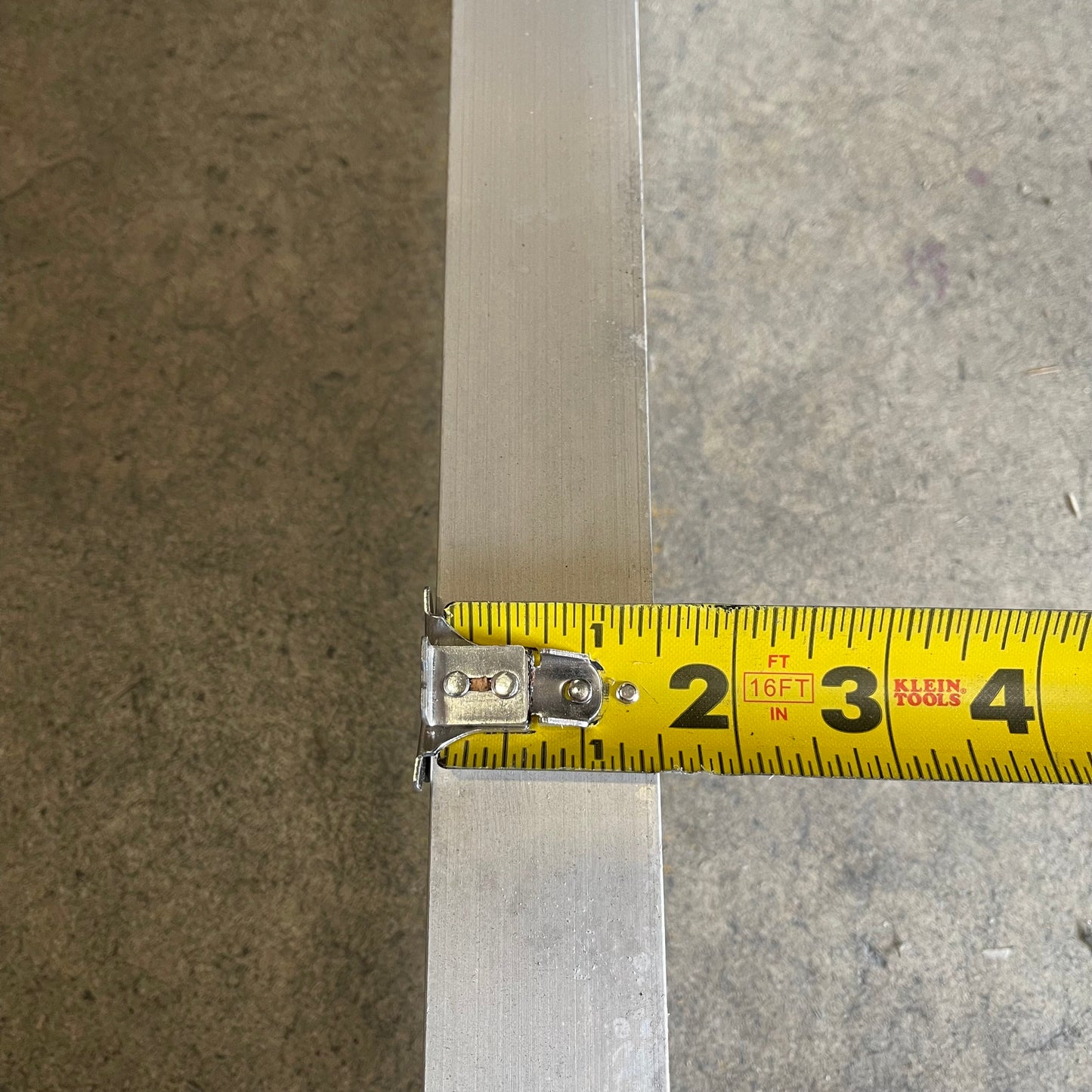 KRAFT TOOL CO. Magnesium Screed 192”x1 1/2”x3 1/2” CC616