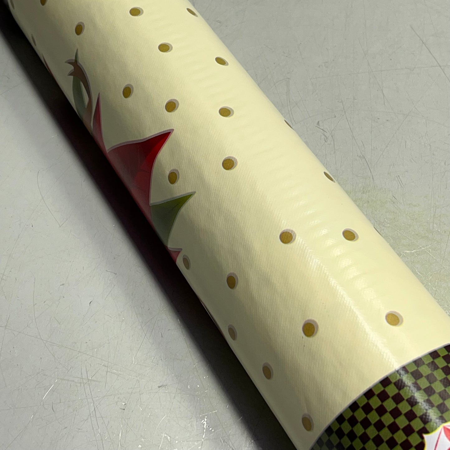 Christmas Poinsettia/Ornaments Pattern Vinyl Table Cloth 20 Yds/60' Red/Green