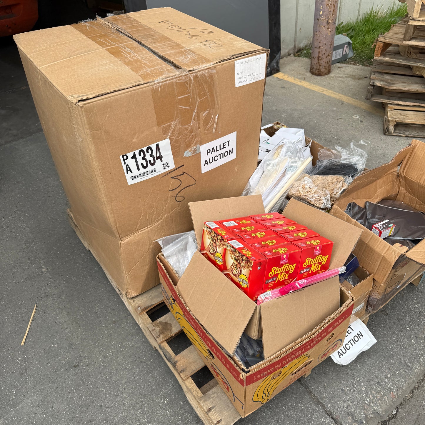 ZA@ Pallet of MIXED XL Vinyl Gloves, Mousepads, Ocean Creatures, $100 Currency Bands, Tampons, Pregnancy Tests, & MORE! (AS-IS)