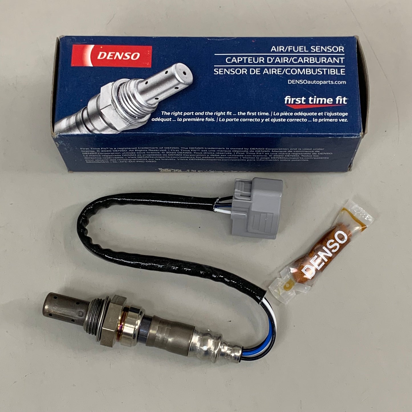 DENSO Oxygen Sensor for Jaguar super V8, Jaguar Vanden Plas, XJ8, XJR etc 234-9030