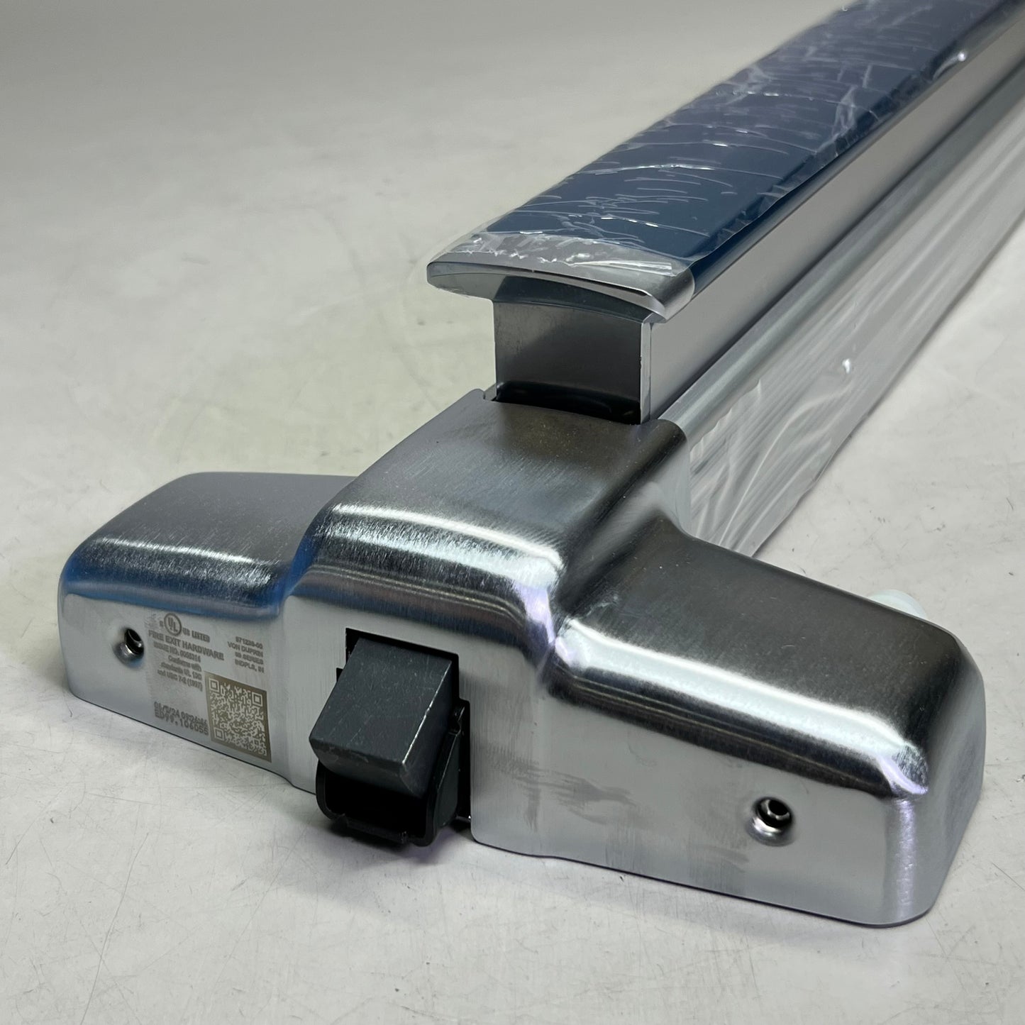 ALLEGION Commercial Door Lock Sz 33" L Blue & Silver ED99.106055