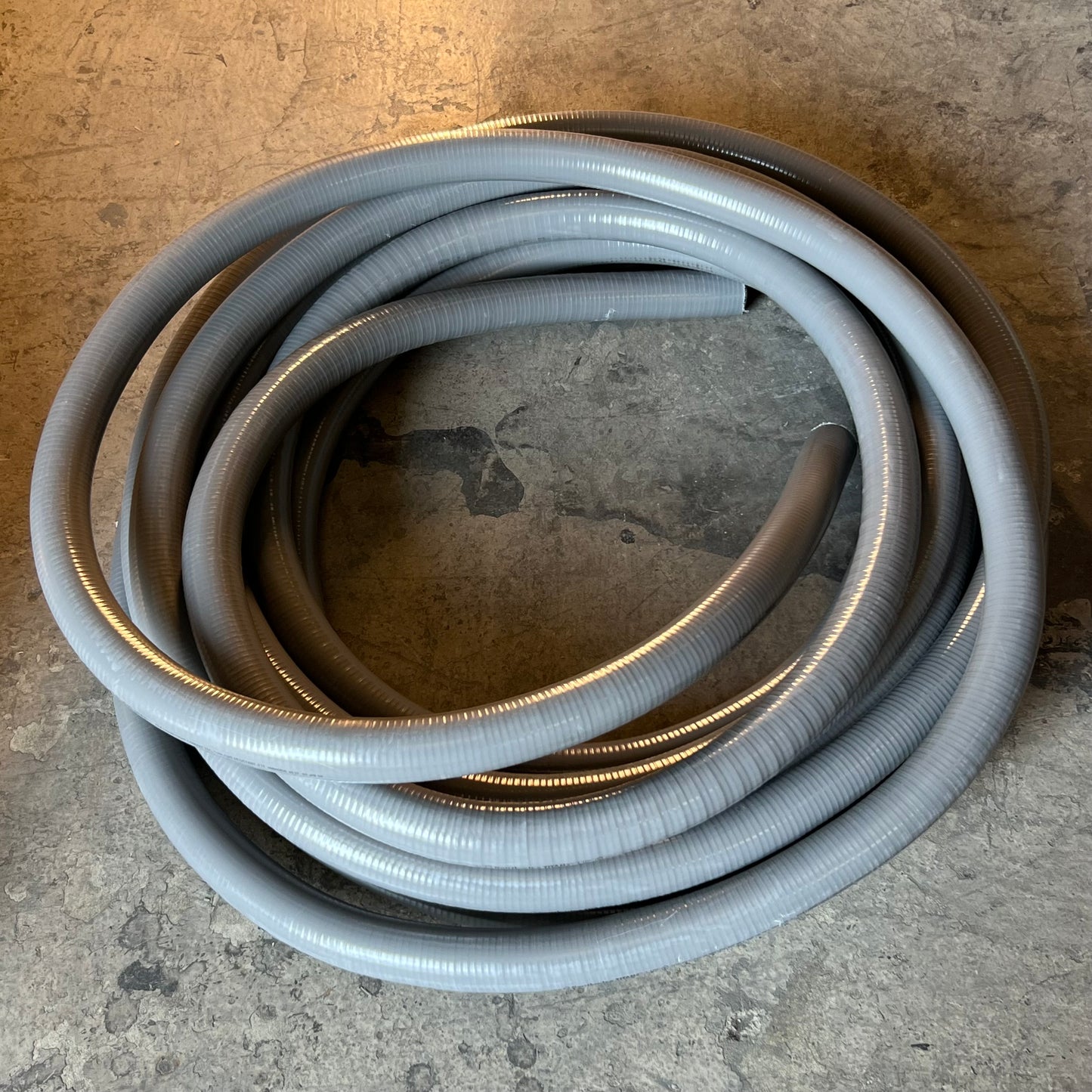 SOUTHWIRE TITAN 2 Metallic Liquidtight Flexible Conduit Sz 50ft x 1-1/2" Grey 55093205