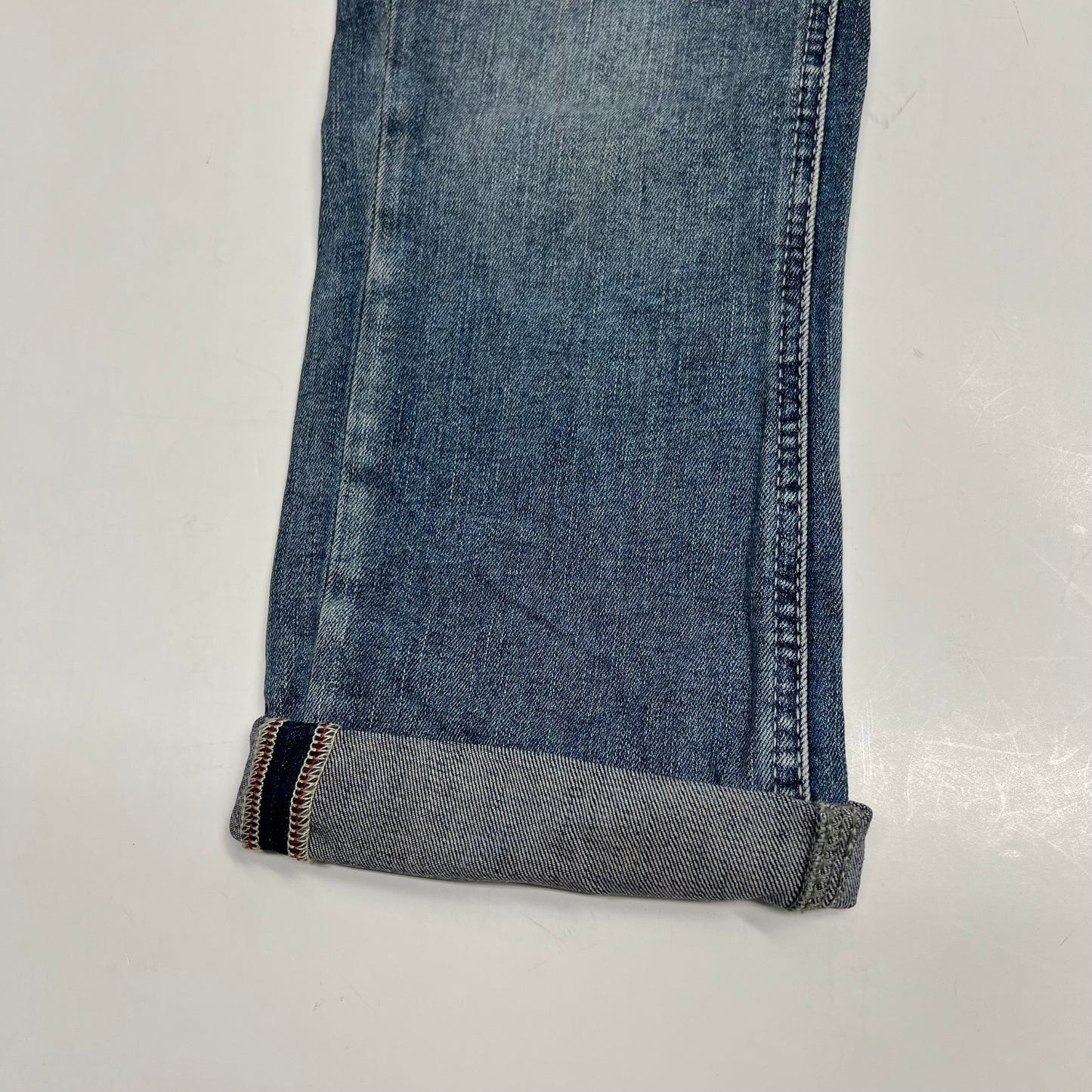 SILVER JEANS CO Suki Curvy Fit Mid Rise Capri Women's Sz 26/23.5 Medium Wash