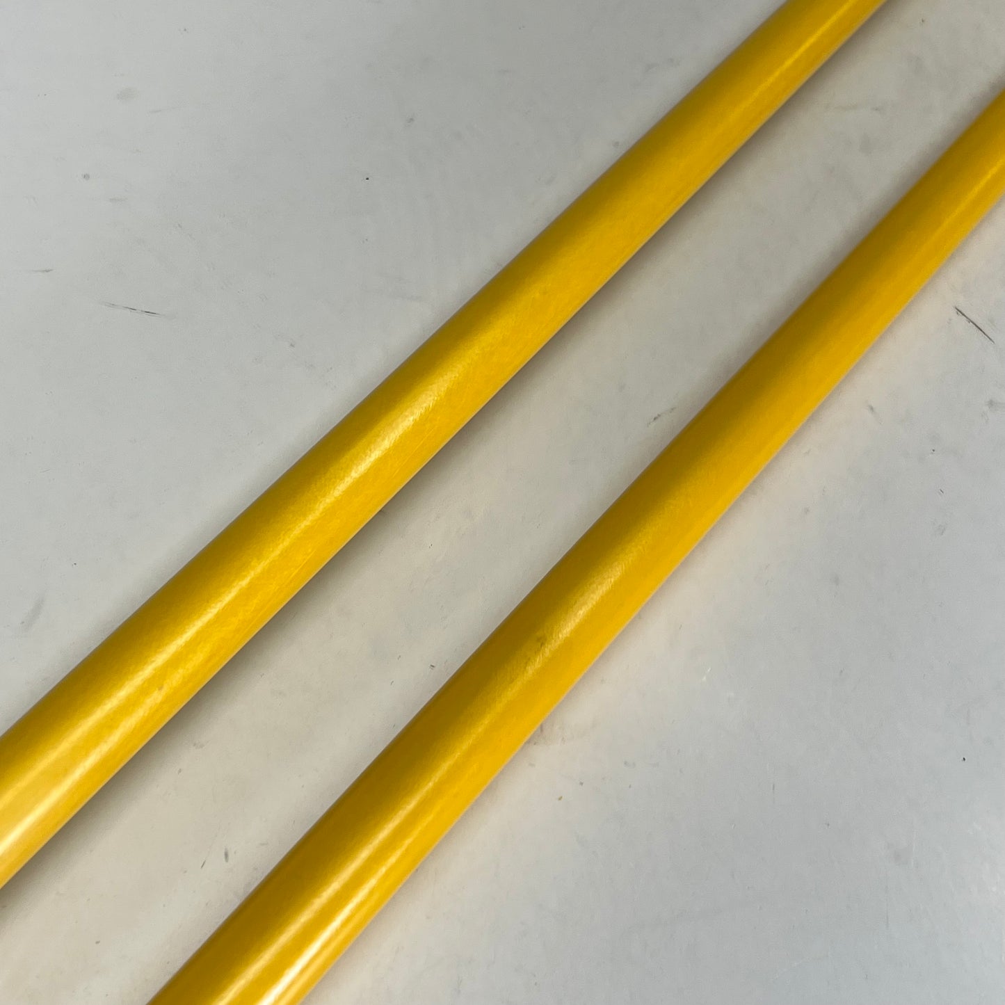 ZA@ CARLISLE  (2 PACK) Fiberglass Dust Mop Handle W/ Clip-on Connector 60" Yellow 362113EC04 (As-is)