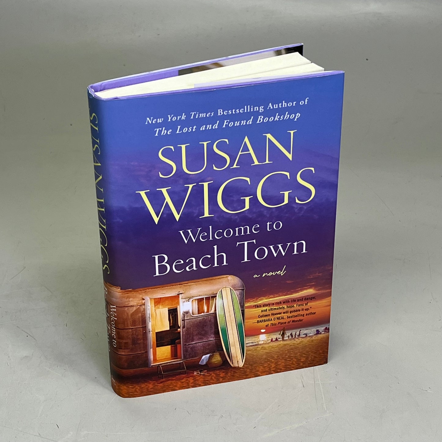 WELCOME TO BEACH TOWN Secrets & Scandal In A California Beach Town By Susan Wiggs