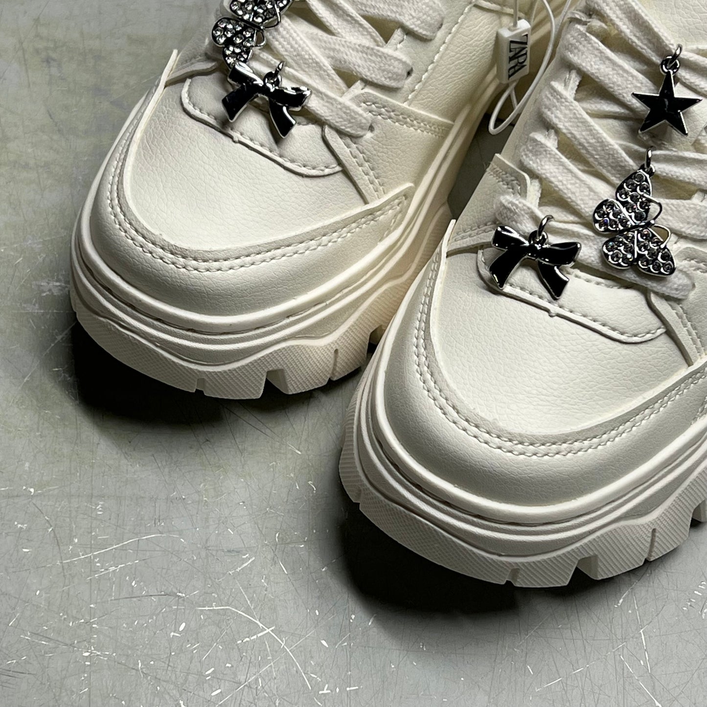 ZA@ ZARA Lot of Pullover Hoodie & Crewneck Tee Shirts W/ Shoes Girl's Sz 6/7 Multicolor