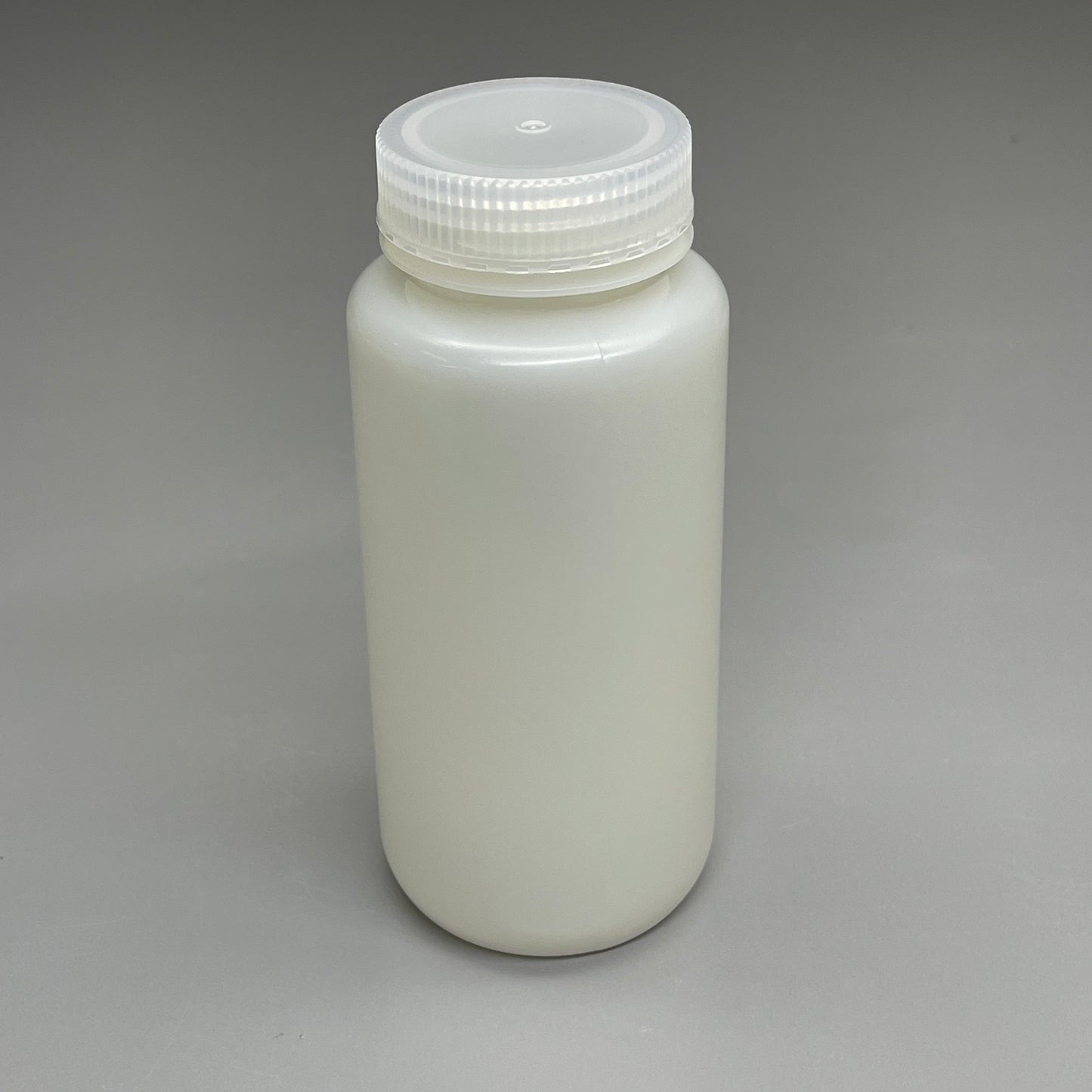 VWR (48 PACK) High Density Polyethylene Wide Mouth Bottle w/ Lid 500ml 41004-114