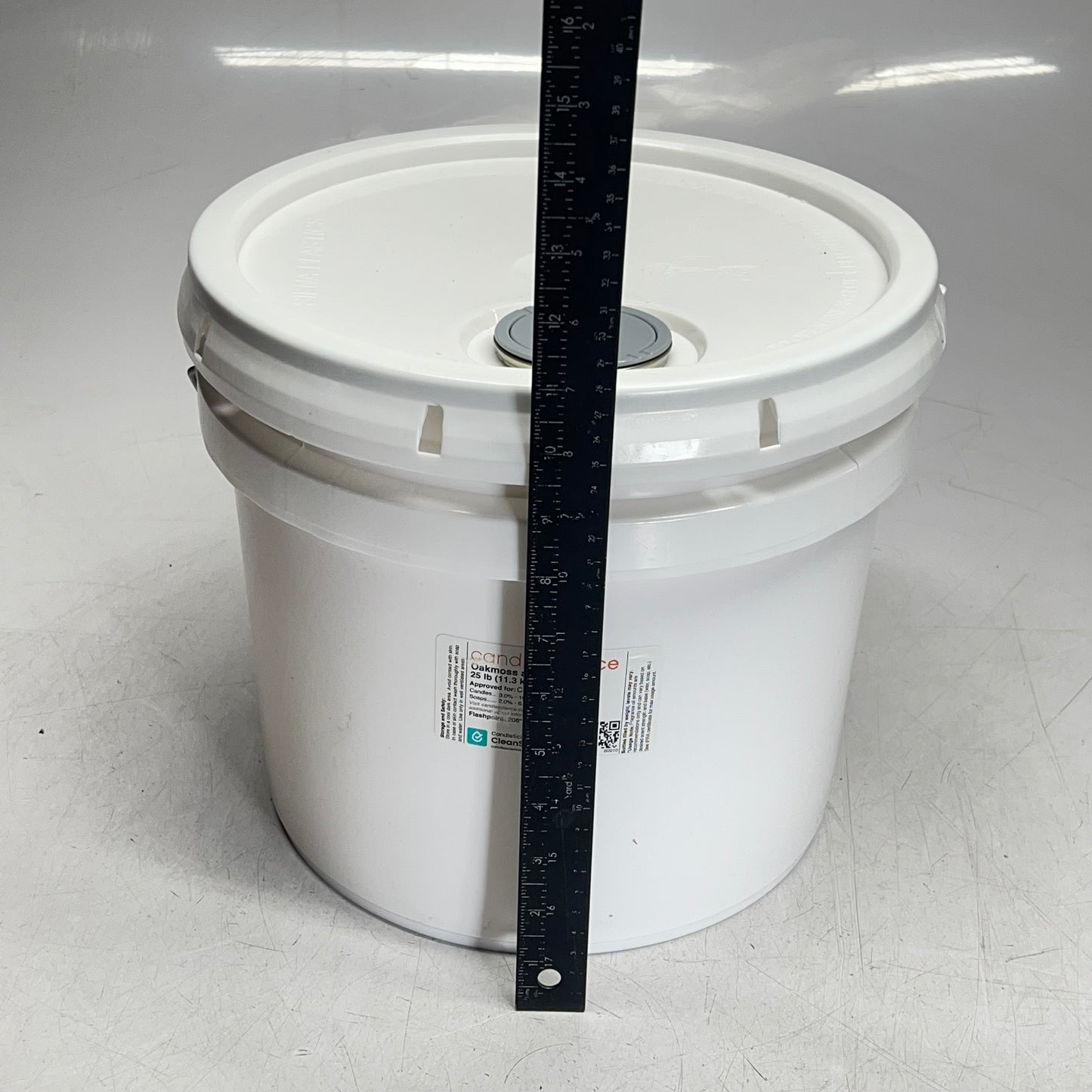 CANDLE SCIENCE Oakmoss & Amber Fragrance Oil For Soap & Candle Making 25lb Pail