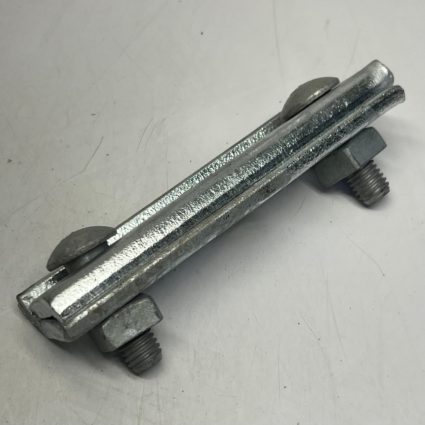 MSI (25 PACK) Cable Suspension Clamp, Flat SI-1740