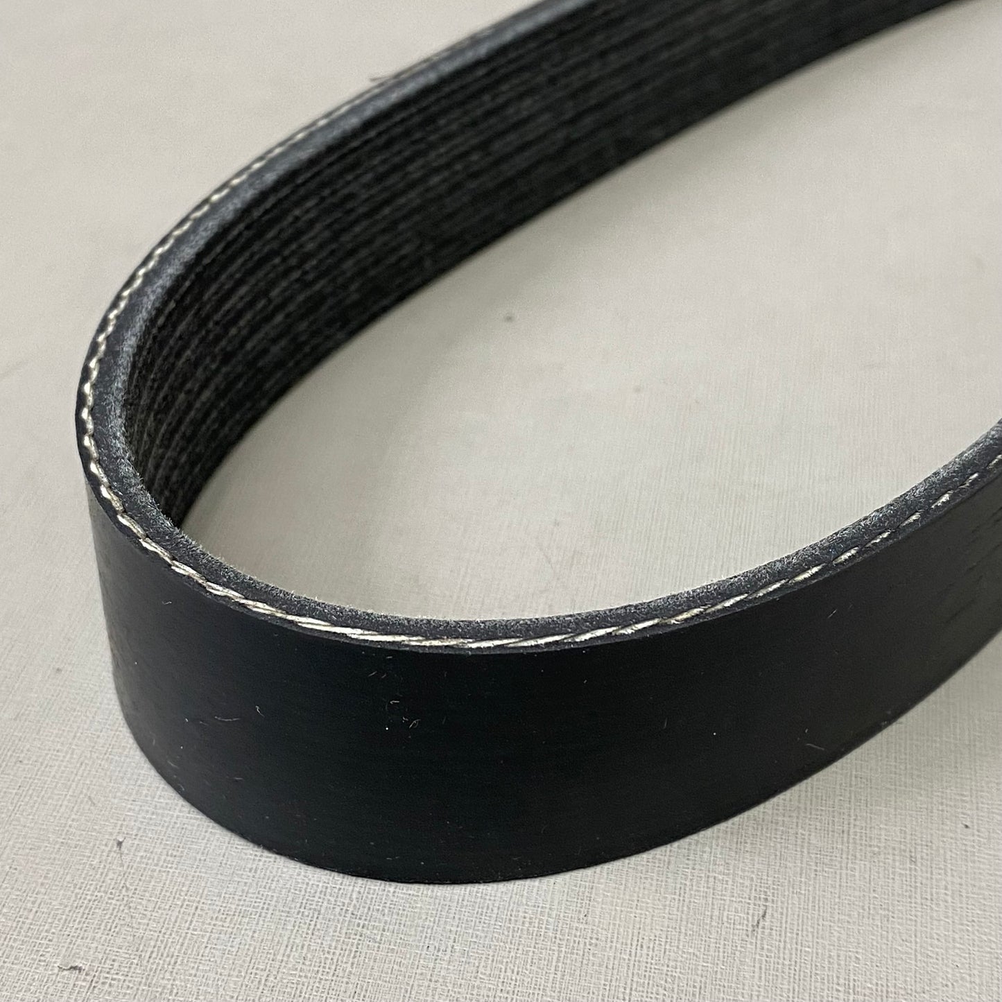 CUMMIN Onan V-belt 37.5 inch Black