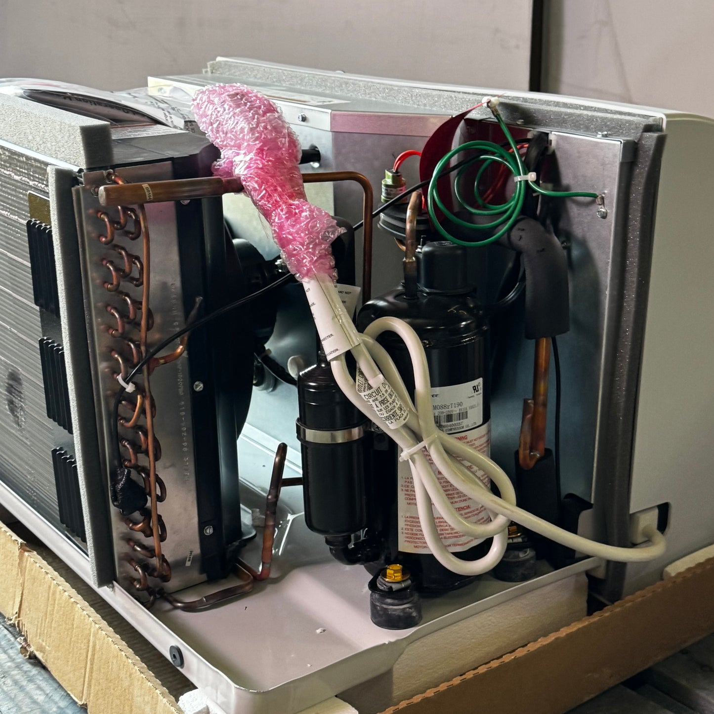 FRIEDRICH Wall Air Conditioners 12000 BTU Cool, 230V White WET10A33A (New Other, Minor Damage)