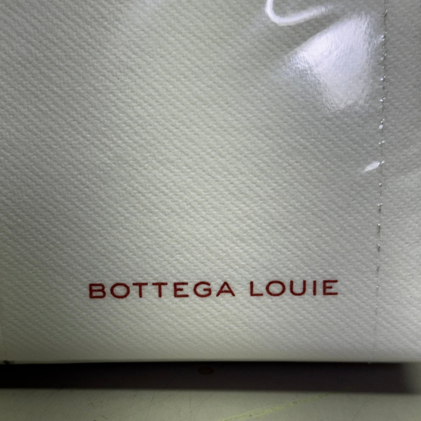 ZA@ BOTTEGA LOUIE (2000 Pcs) Napkins Made of White Airlaid Sz 12" x 12" (New) A