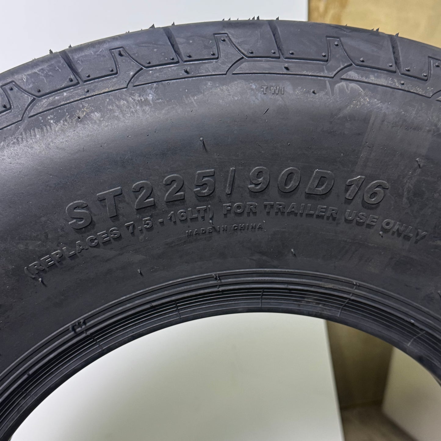 CARLSTAR Sport Trail LH Tire ST225/90D-16 DOT 3924 Black