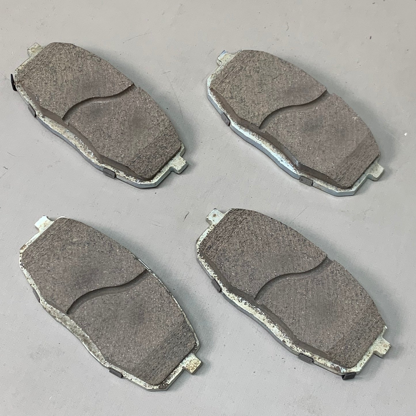 WAGNER OEx Premium Ceramic Disc Brake Pad Set 5" x 2 1/2" Grey OEX1397