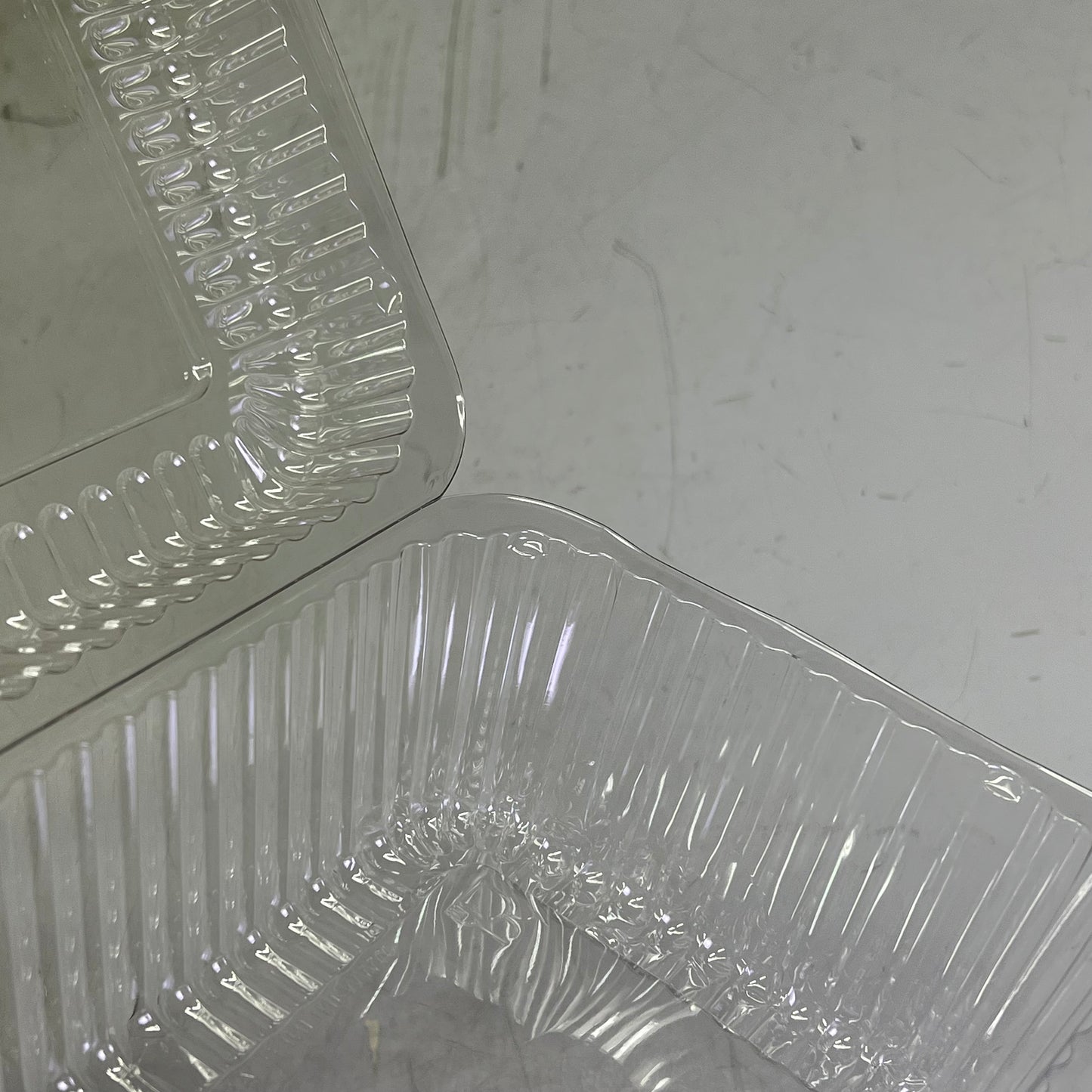 INLINE (300 PACK) Hinged Containers For Food Storing 53.8 oz  Clear SLP27