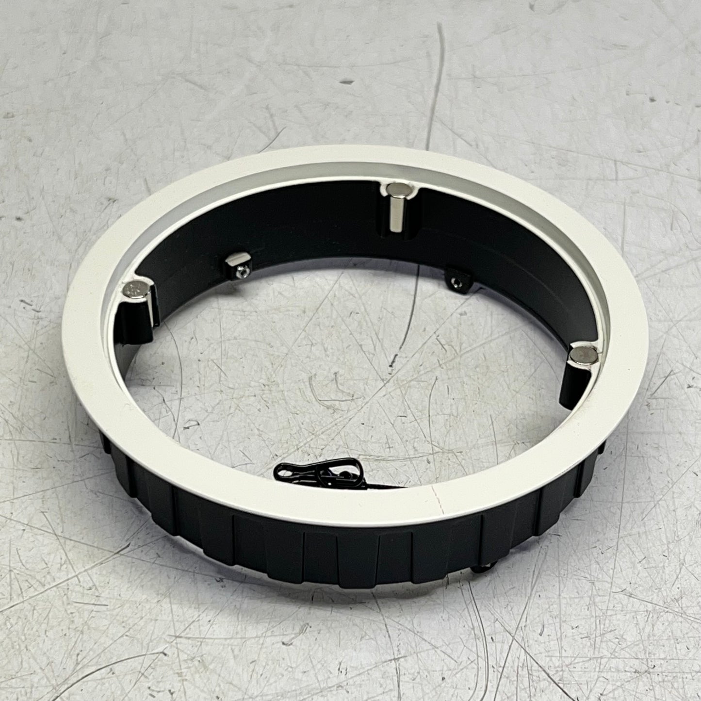 Nº EIGHT Flanged Recessed Housing Series 804 & 804s Ceilings White 10180-FLR-|01