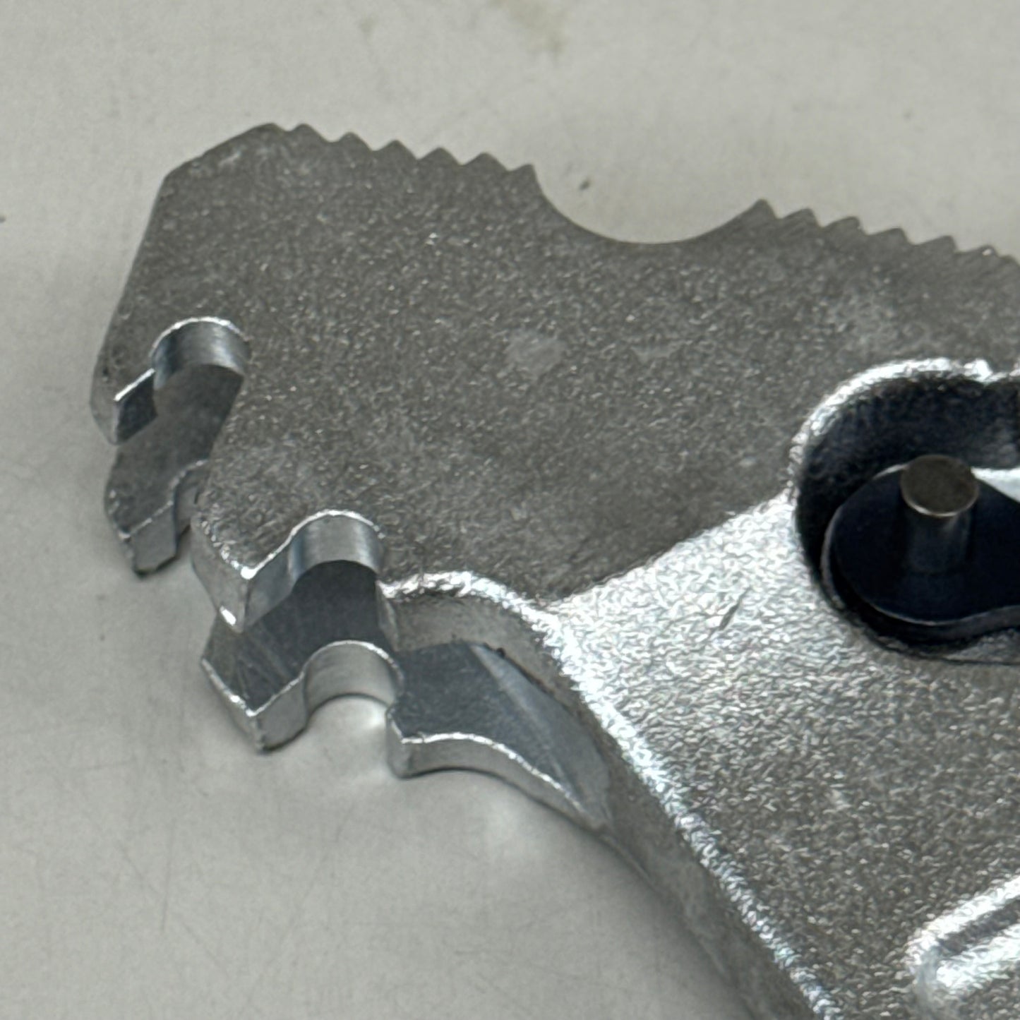 TITAN ShopIron Chain Wrench 24 Inch 21372