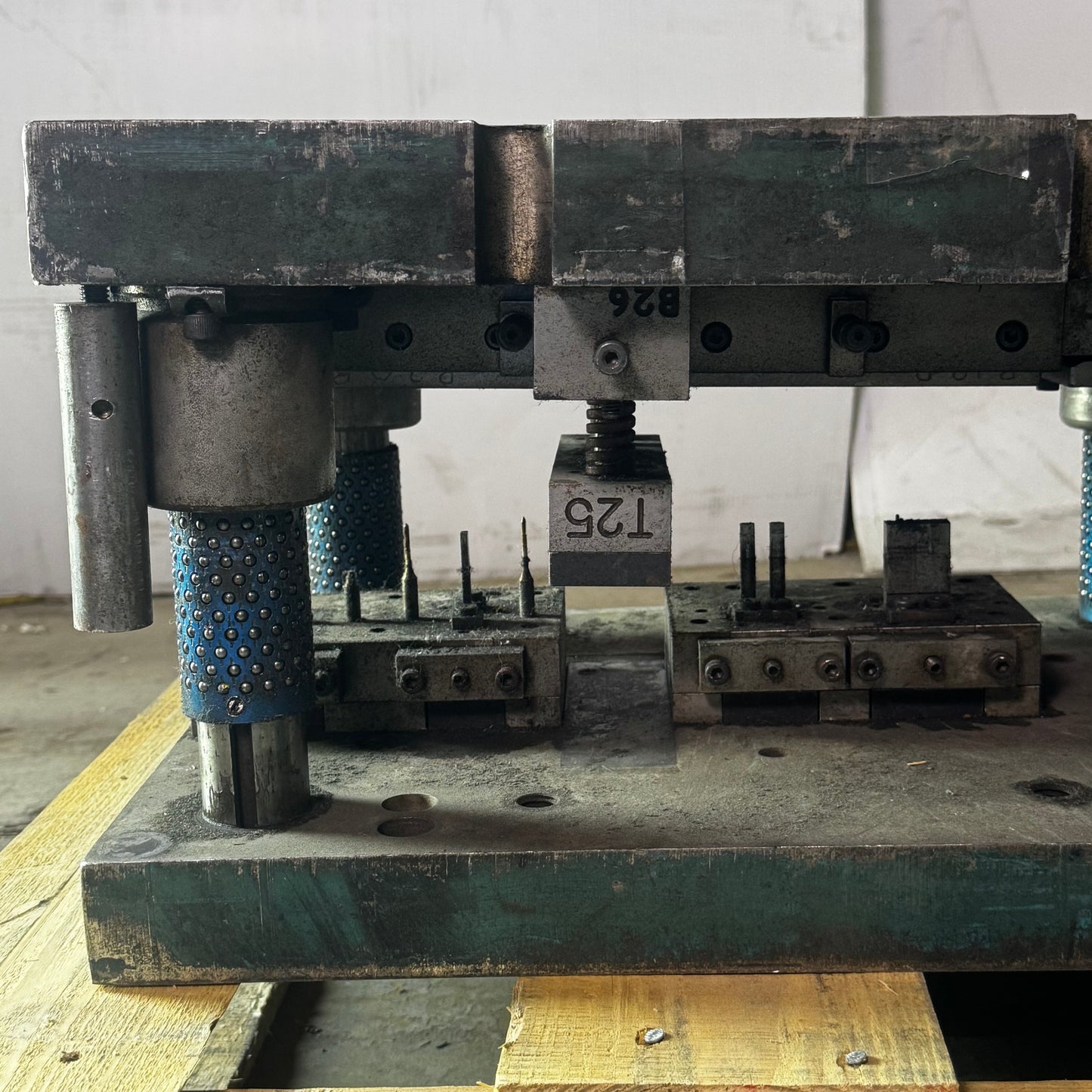 Die Stamp (Solid Metal) 14"W x 19"L x 10.5"H Gray (AS-IS, Used)