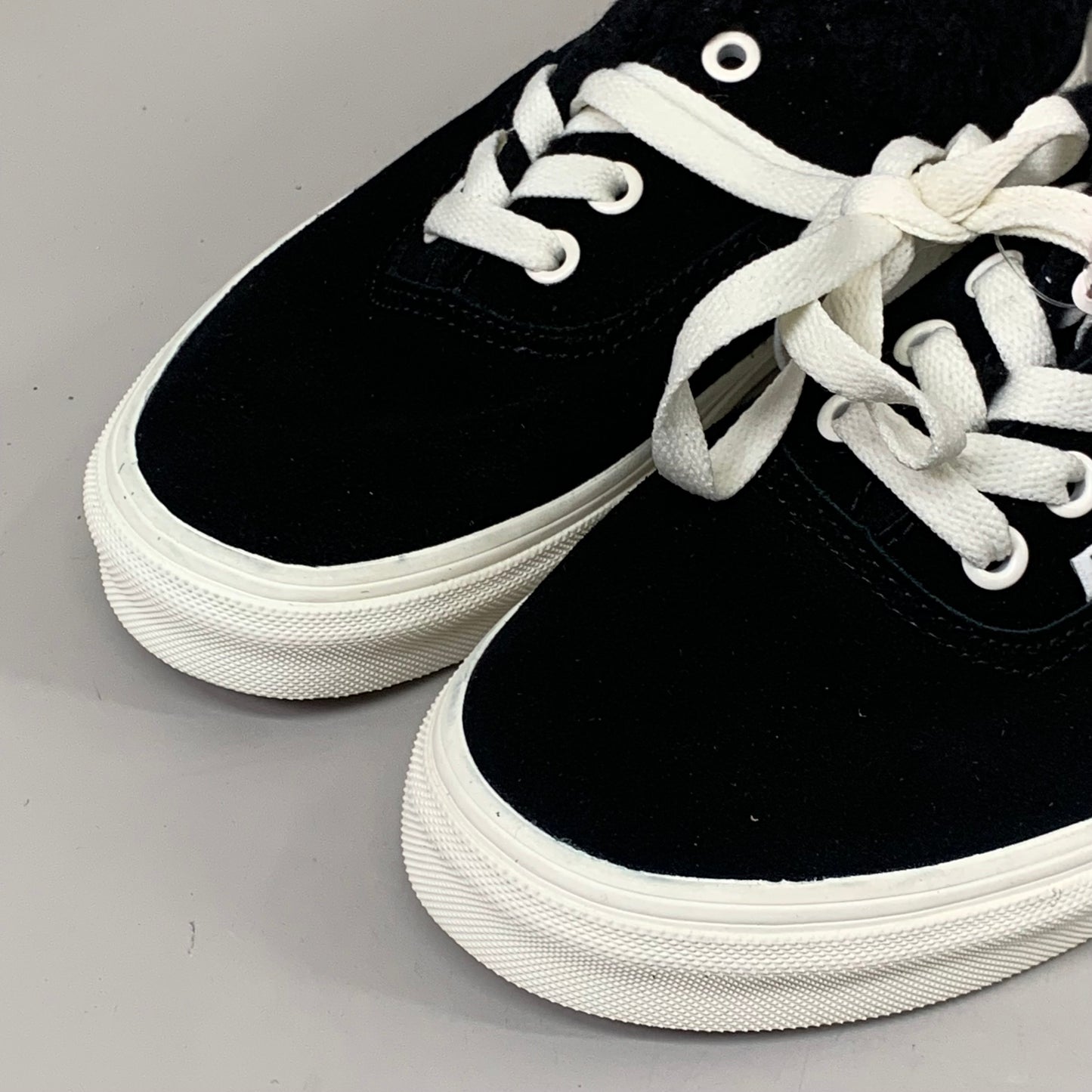 VANS Authentic Sherpa Cozy Hug Shoes Men's SZ 4 Women's SZ 5.5 Black/White