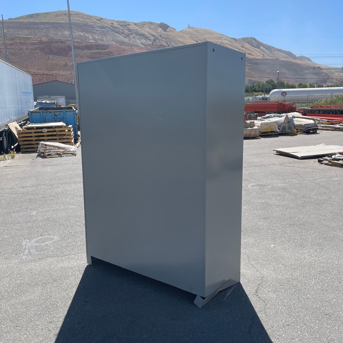 Z@ Pallet of LYON Heavy-duty Storage Cabinet 82”x60”x24” Dove Grey DD1149 (AS-IS)