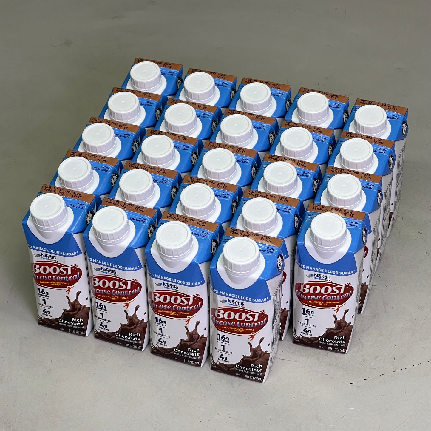 ZA@ NESTLE (24 Pack) Boost Breeze Rich Chocolate Flavor 8 fl oz BB 03/26