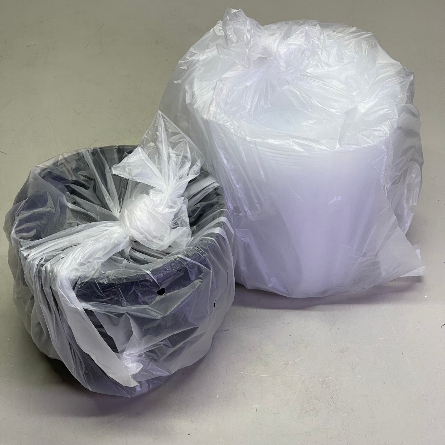 FINELINE (150 PACK) Round Container, Reform Collection 24 Oz Black & Clear 17CPRB24