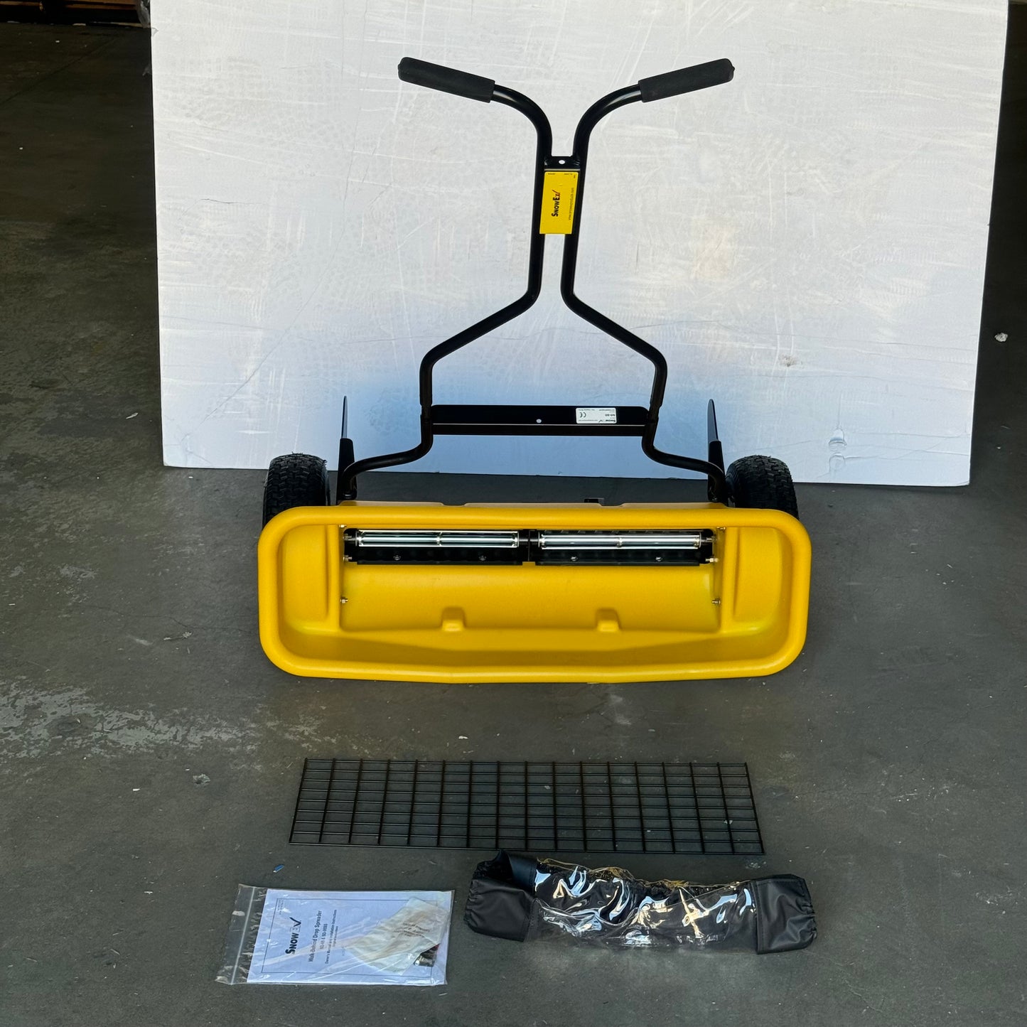 SNOWEX Walk-Behind Drop Spreader SD-95 52”Hx39 1/2”Lx13”W Yellow and Black