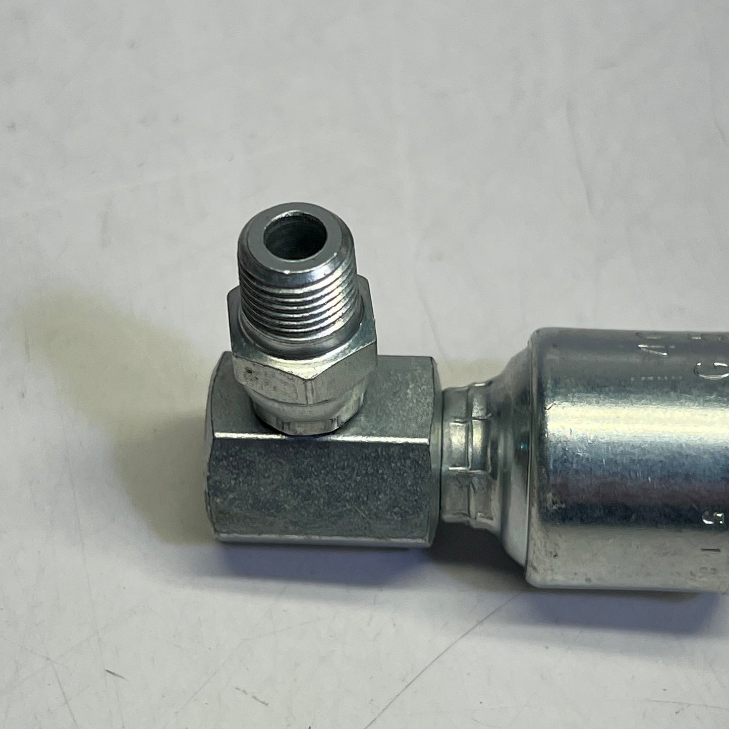 GATES Male Pipe Swivel Megacrimp Coupling  1/4" x 1.75" 90° Block G25106-0402