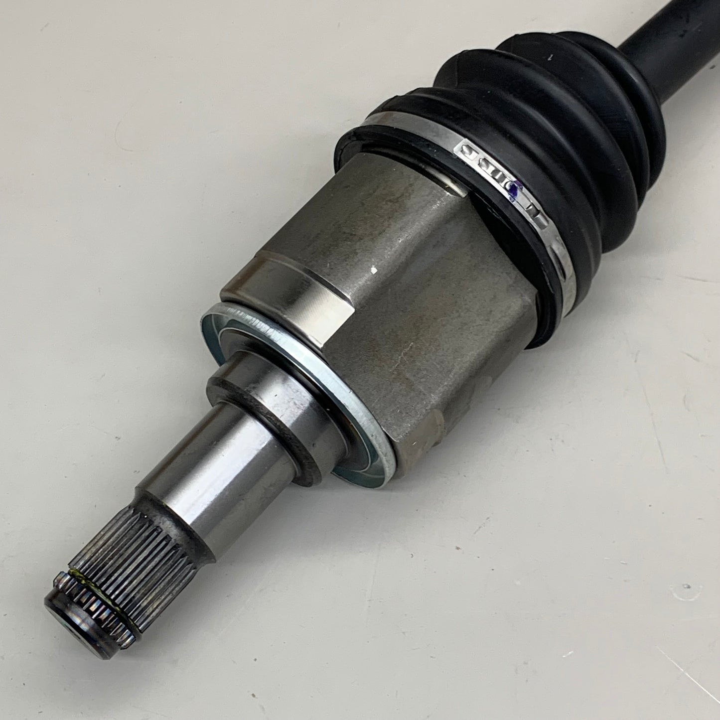 NAPA CV Drive Axle Grooved 24 Spline 27.91" for Toyota Sienna 2004-10 94-4036