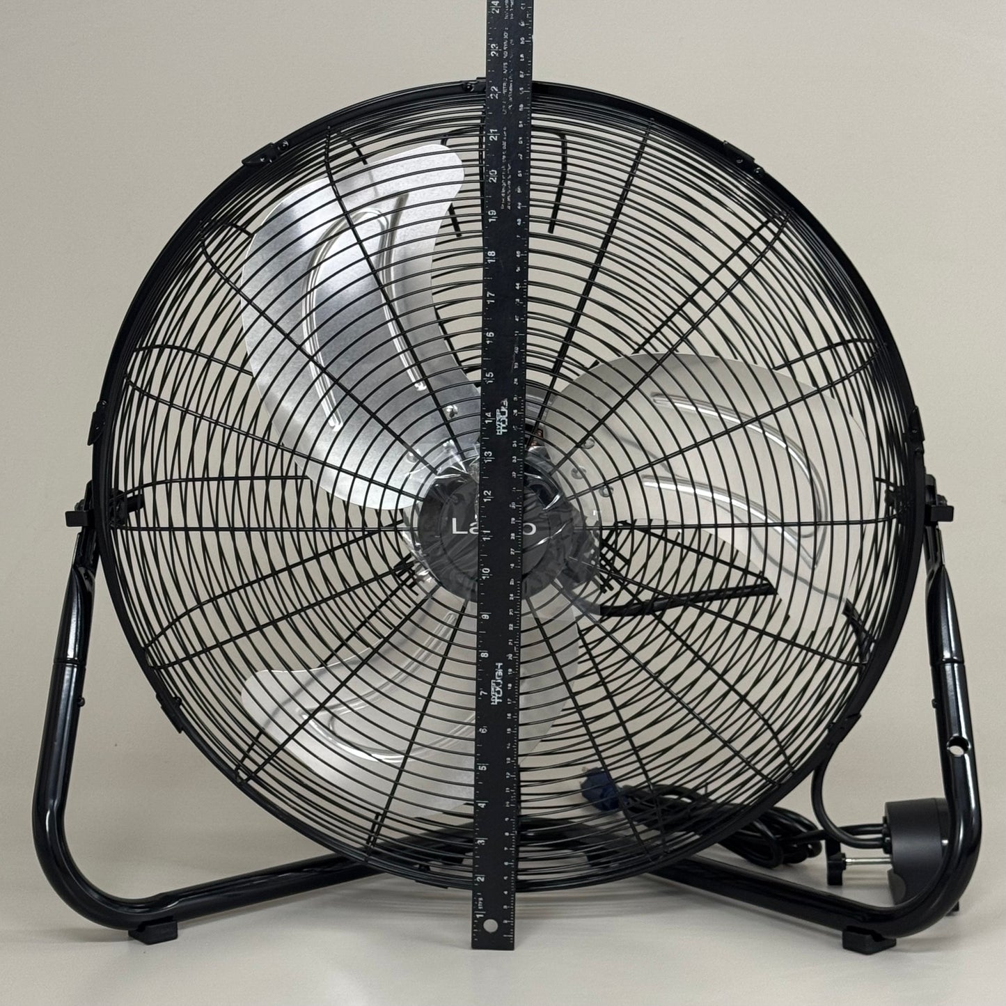 LASKO High Velocity Commercial Floor or Wall-mount Fan w/Remote 20" Black H20660