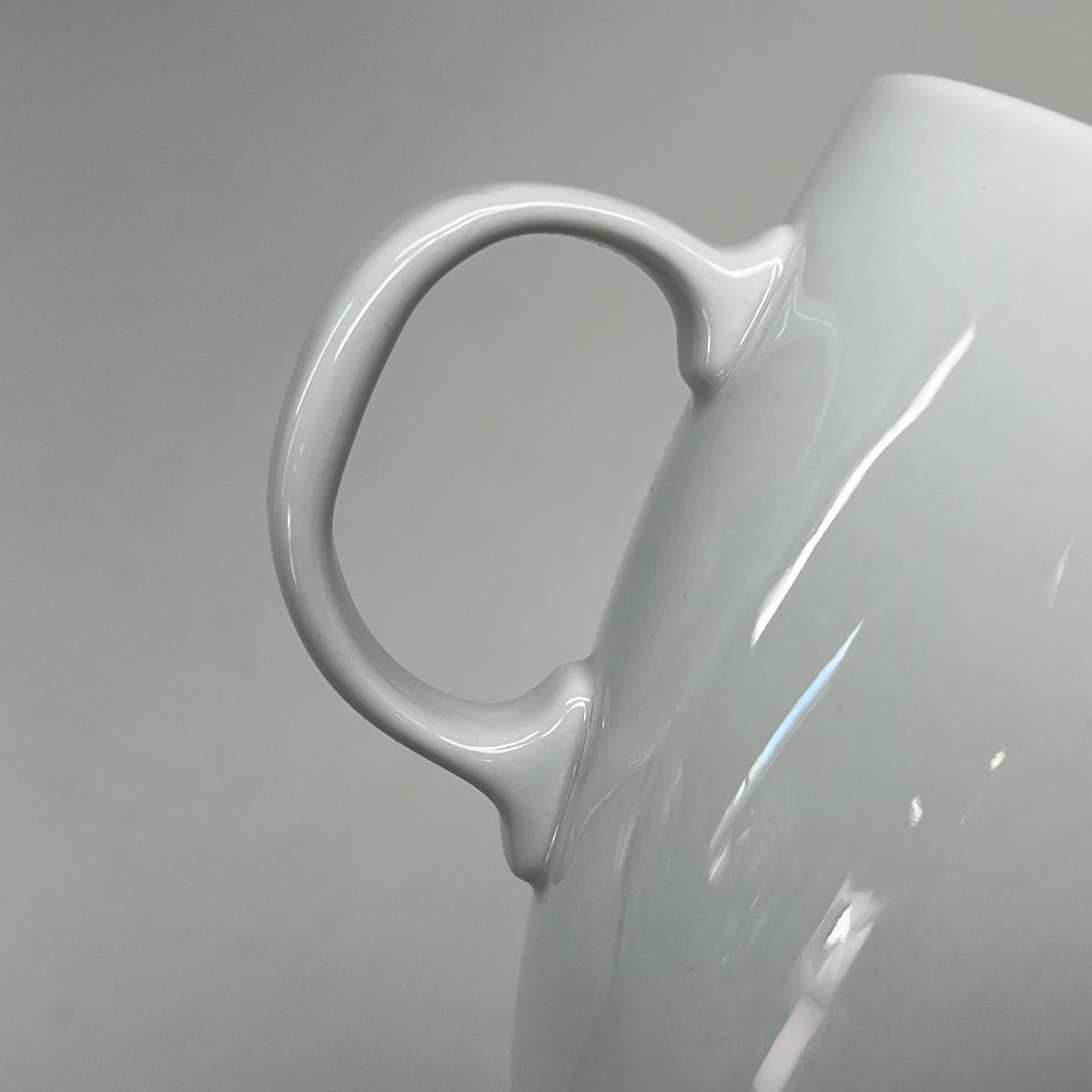 PILLIVUYT (4 PACK) Porcelain Mugs Classic Coupe Crafted in France 4 1/8"H White
