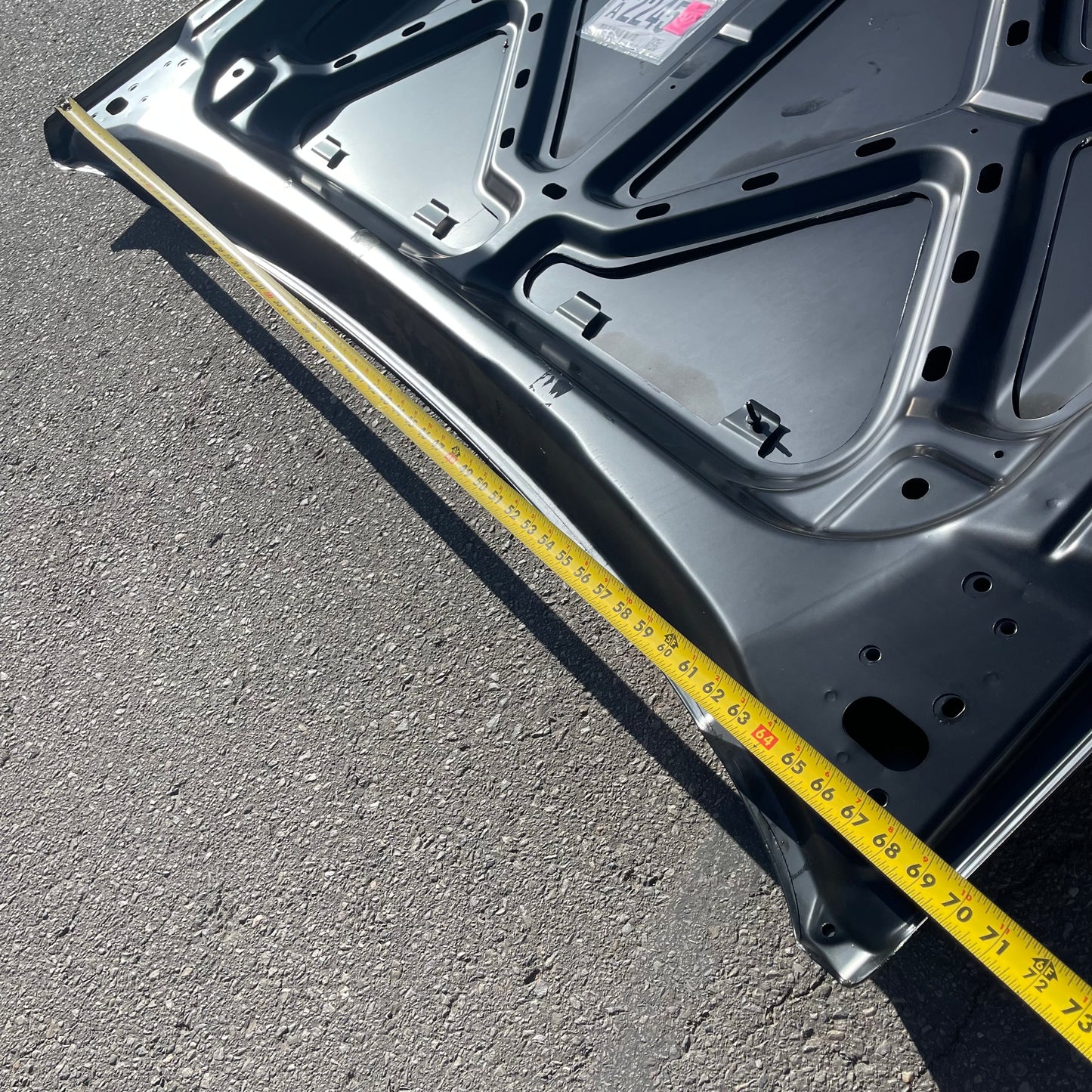 ZA@ Pallet of ORIGINAL EQUIPMENT REPRODUCTION Hood for Chevy Silverado 2005-2007 Black 15295820 (AS-IS)