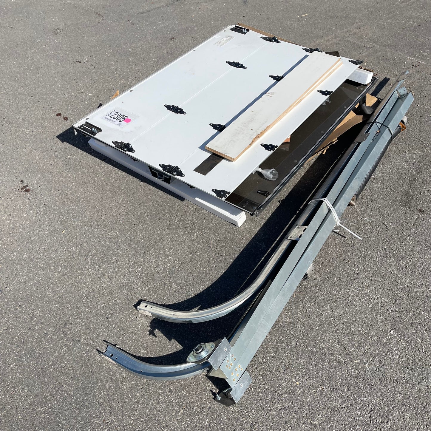 ZA@ Pallet of TRANSGLOBAL Roll-up Doors & Hardware White TGU-58.75X86X.25-UPS-WTO (AS-IS)