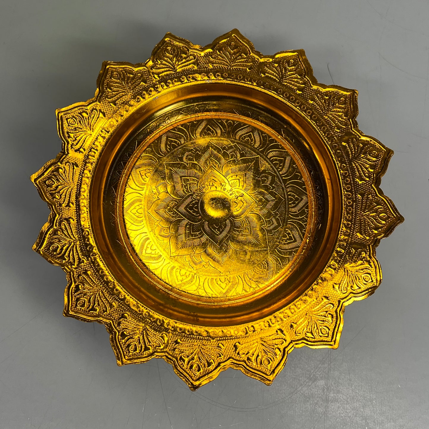 BEE BRAND Handmade Aluminum Ware Thai Design Offering Tray 7" Gold (As-is)