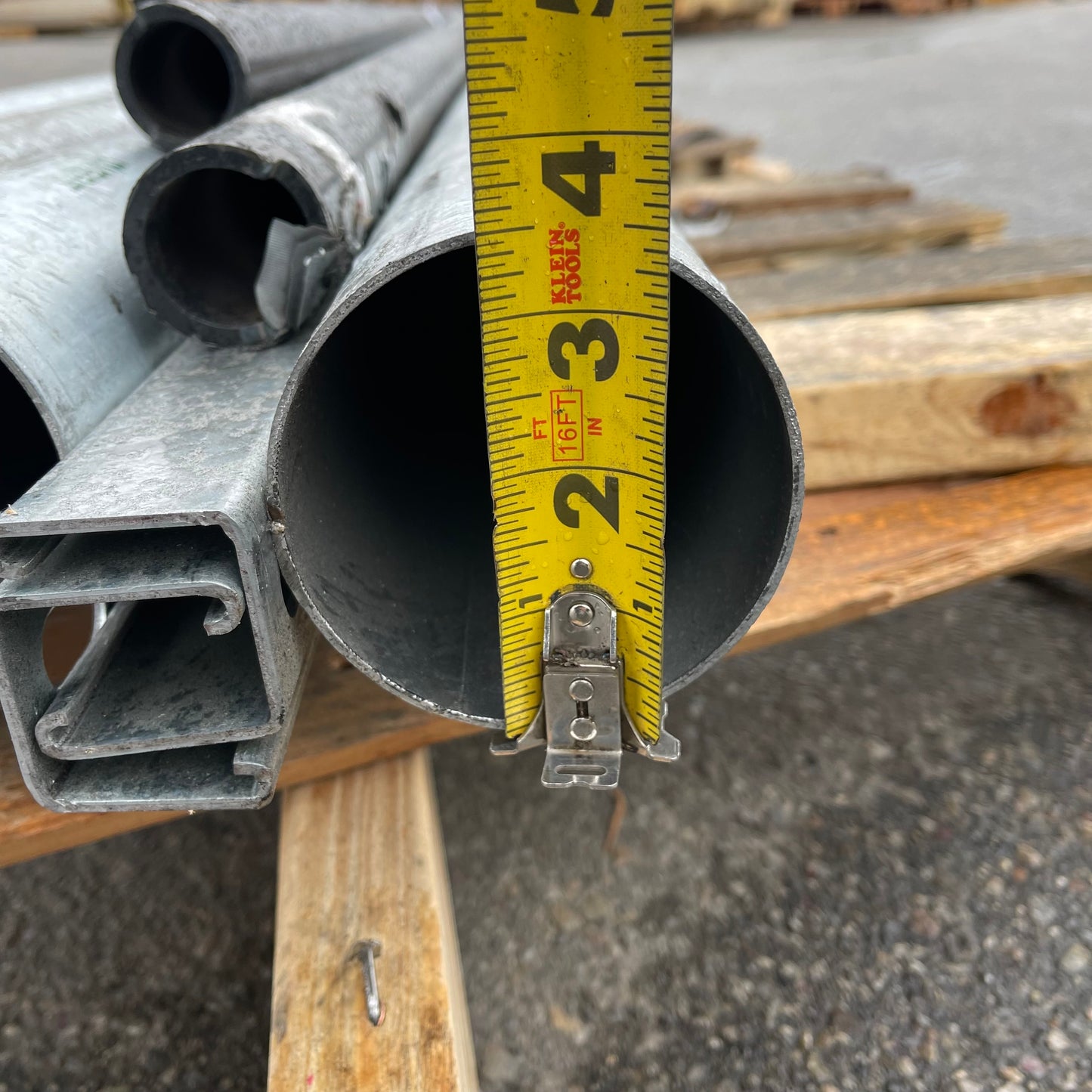 ZA@ Pallet of NUCOR Electrical Metallic Tubing 120” x 3.5” (AS-IS)