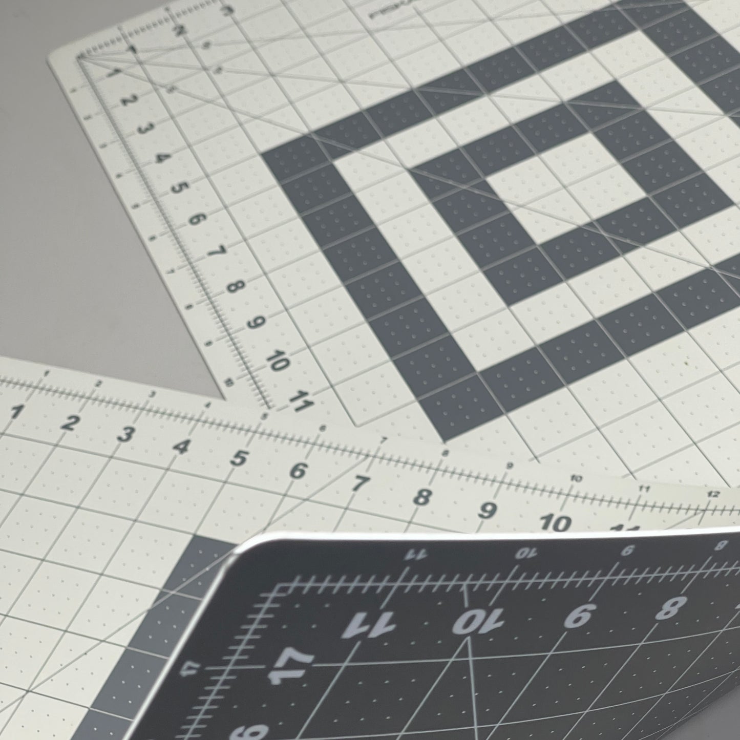 FISKARS (3 PACK) 12 x 18in Double Sided Cutting Mat