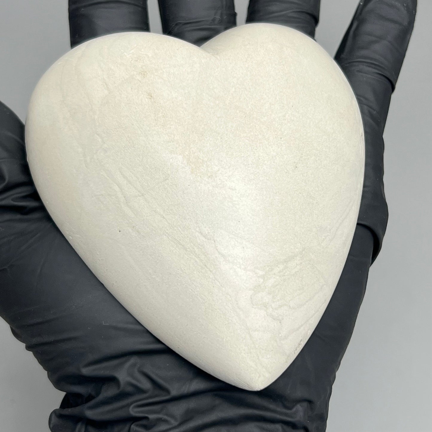 KALALOU Hand-Carved Stone Heart Bowl - White A6199