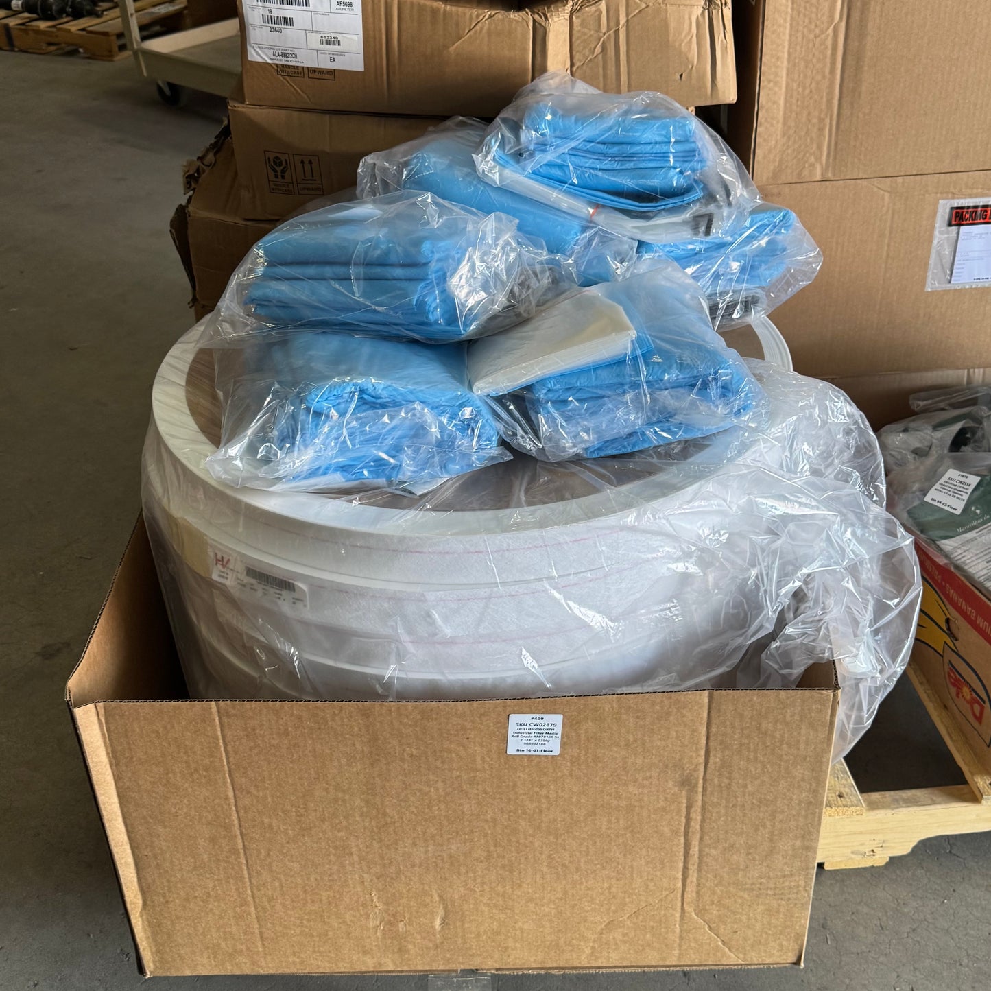 ZA@ Pallet of MIXED Chamomile, Clean up Kit Blue, Industrial Filter Media Roll Grade, Shipping Boxes, Etc… (AS-IS)