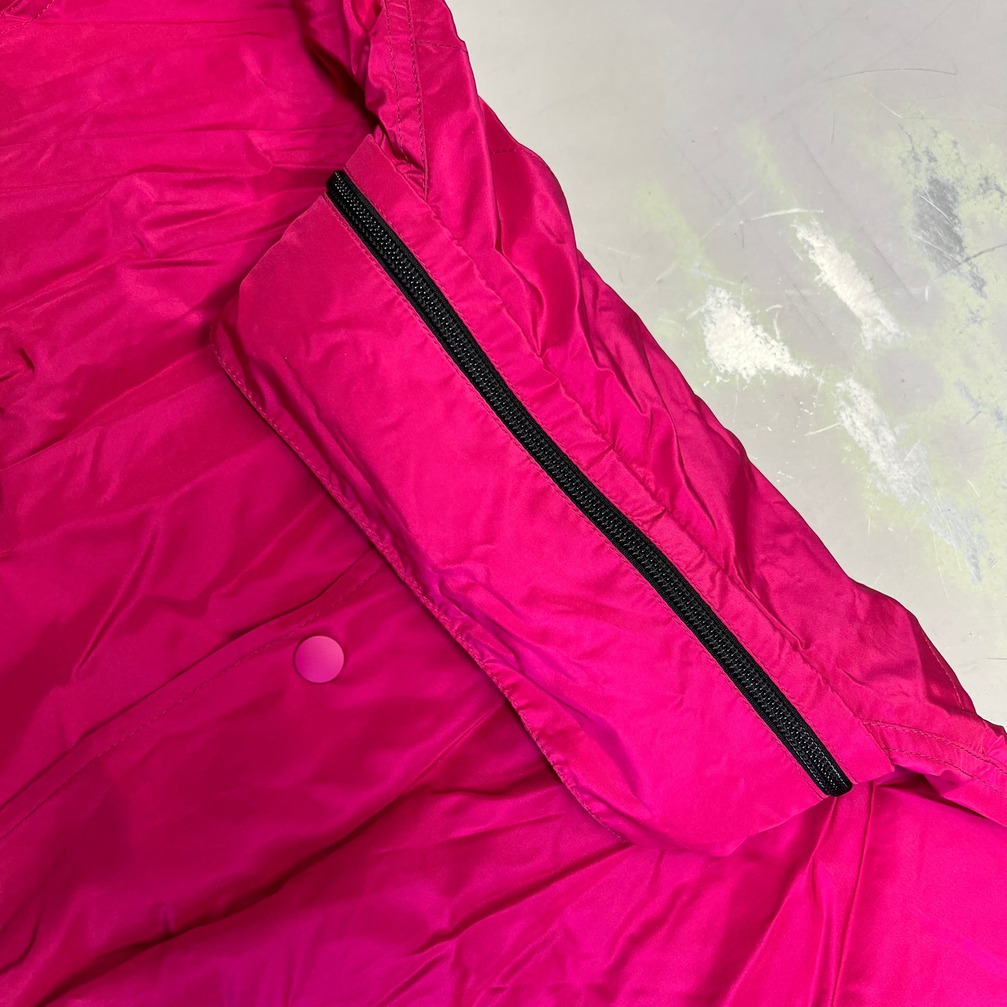 BALENCIAGA Oversized Logo Raincoat Made In Italy Women's Sz 38 Magenta