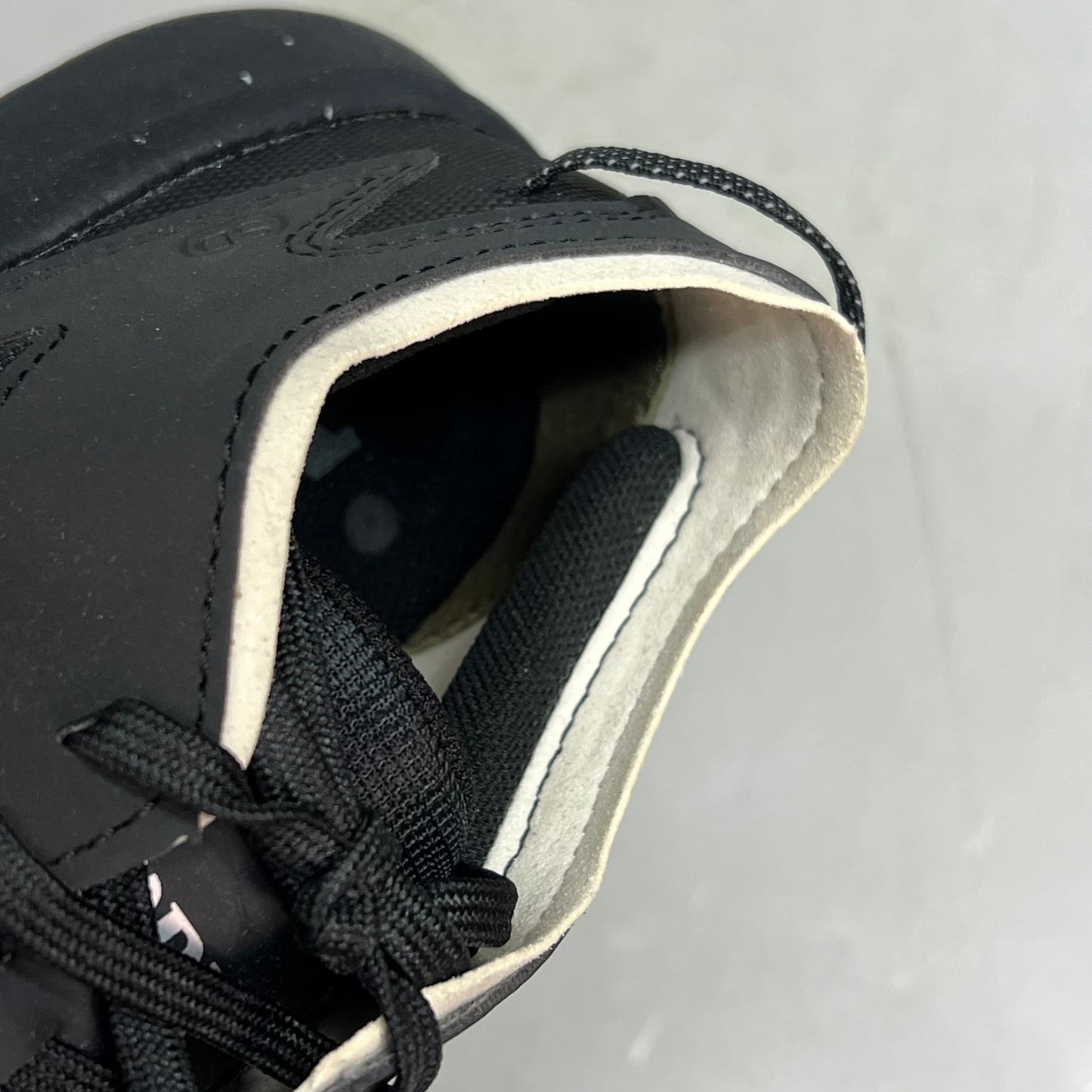 RED WING Safety Toe Slip Resistant Antimatter Shoe Women's Sz 7 M Black 5172