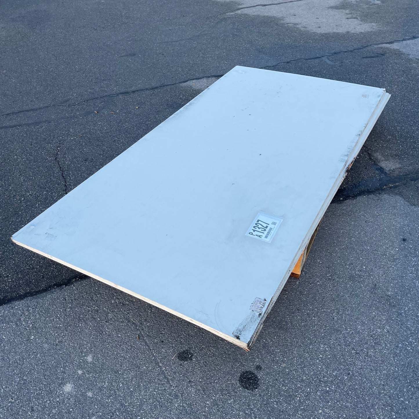 ZA@ Pallet of MIXED Plywood Boards 8’ x 4’ White (AS-IS)