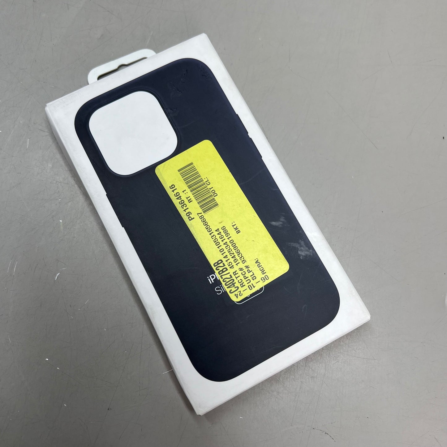 APPLE 14 Pro High Quality Silicone Case W/ MagSafe Midnight  MPTE3ZM/A (Return)