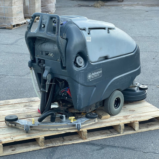 ADVANCE Walk-Behind Commercial Floor Scrubber SC750