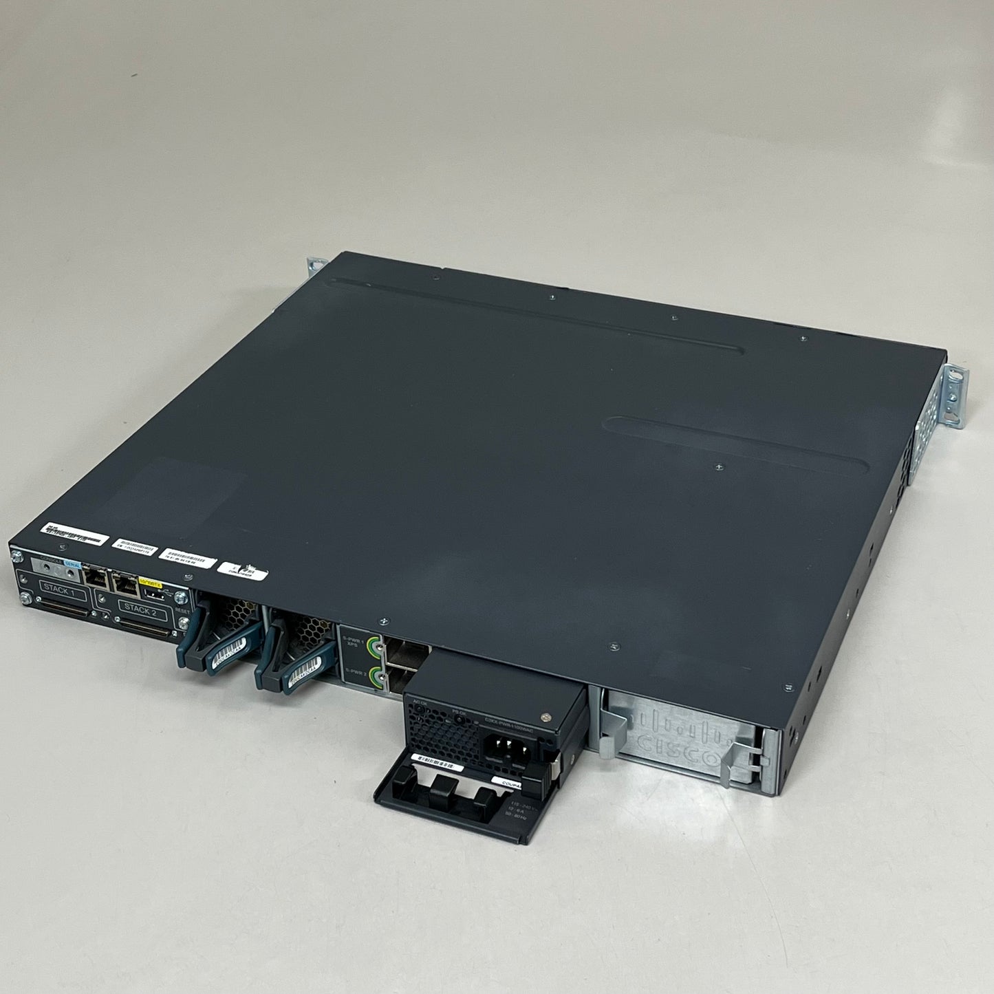 VARDATA Cisco Catalyst 3750-X Series PoE+ 48 Ports Gig Etherent WS-C3750X-48PF-S