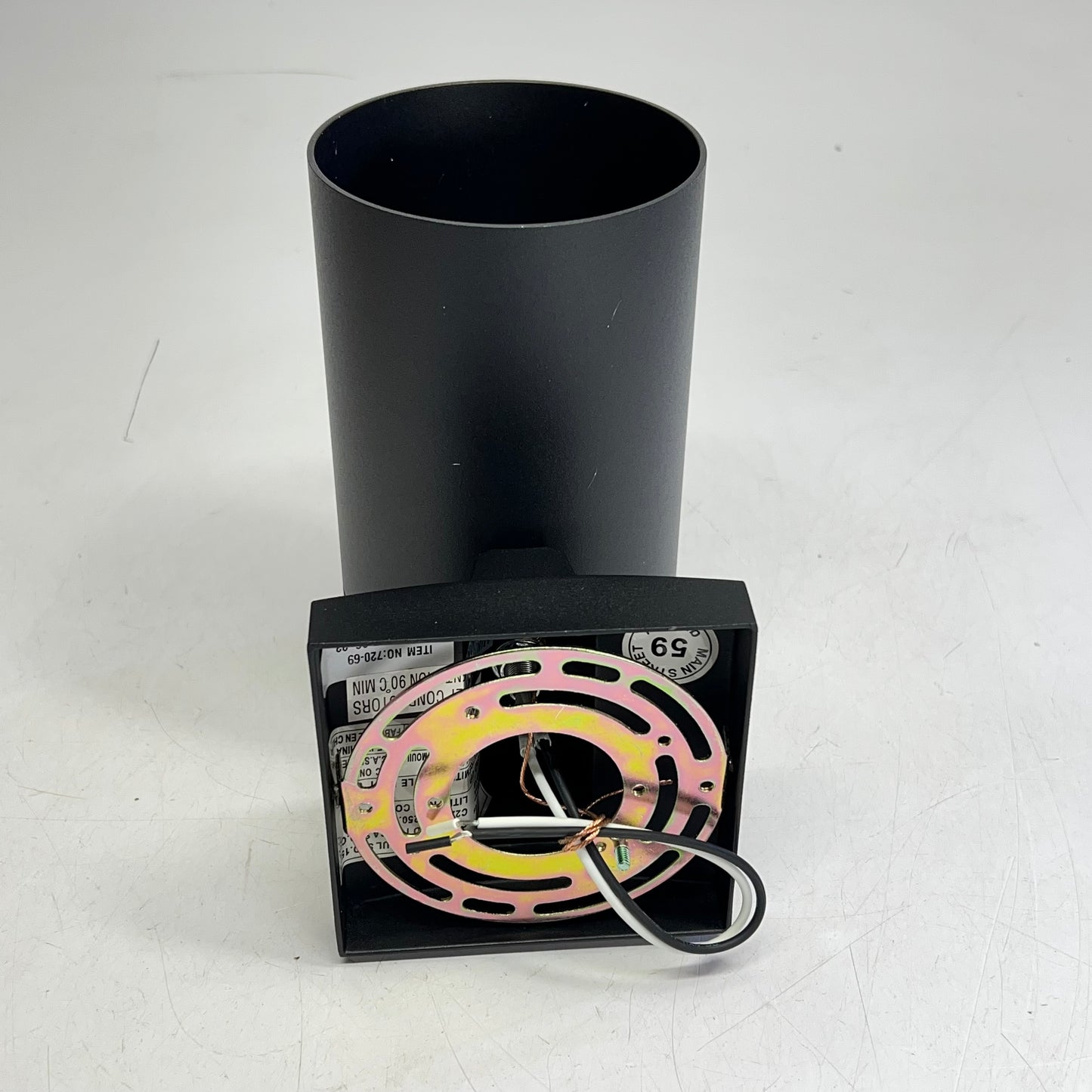 QUORUM  Main Street Cylinder 1 Light Outdoor Wall Lantern  7.75"  Black 720-69