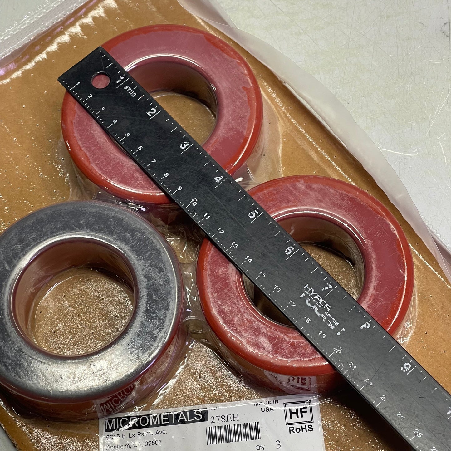 MICROMETALS Iron Powder Toroid Red & Black T400-2D