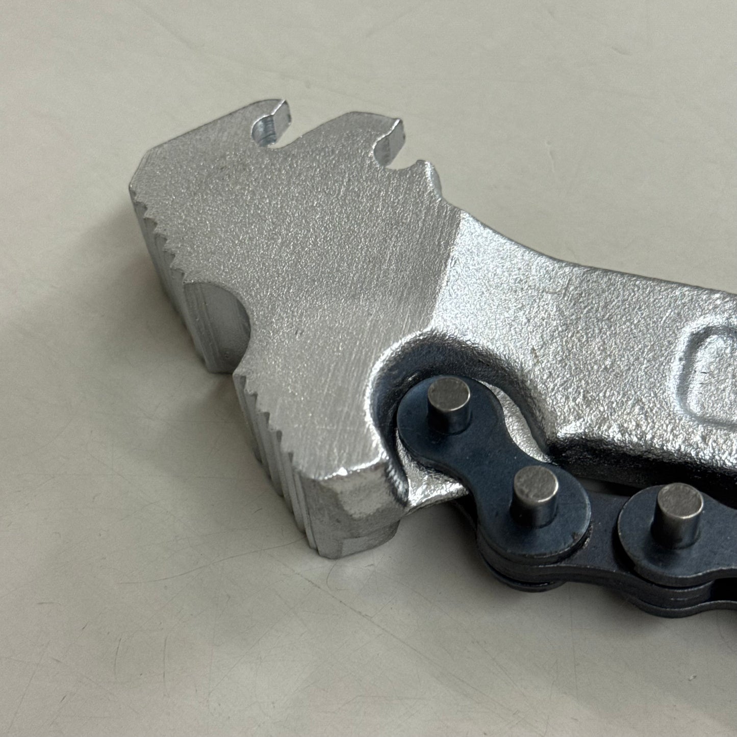 TITAN ShopIron Chain Wrench 24 Inch 21372