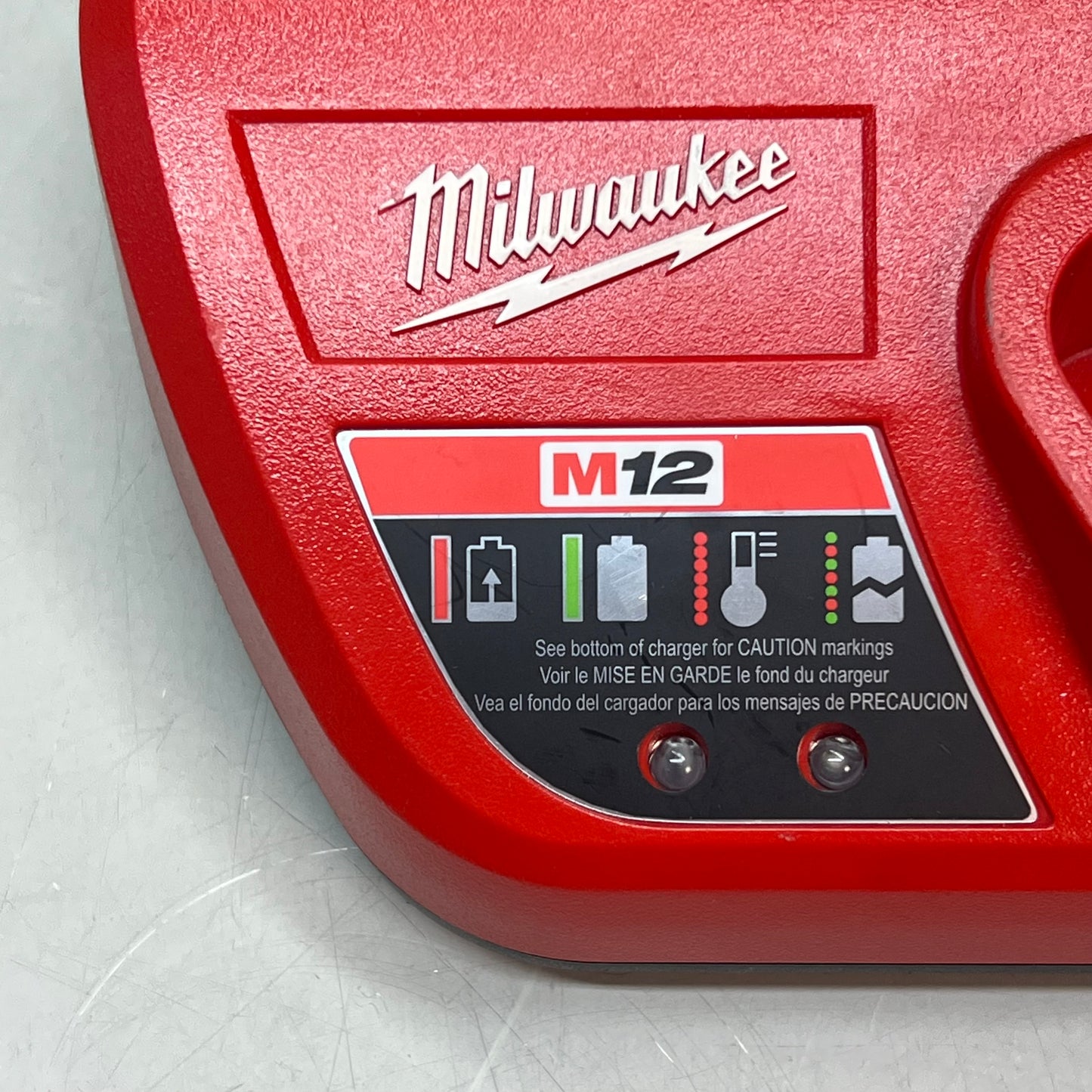 MILWAUKEE M12 Lithium-Ion Battery Charger 12v Output Red 48-59-2401