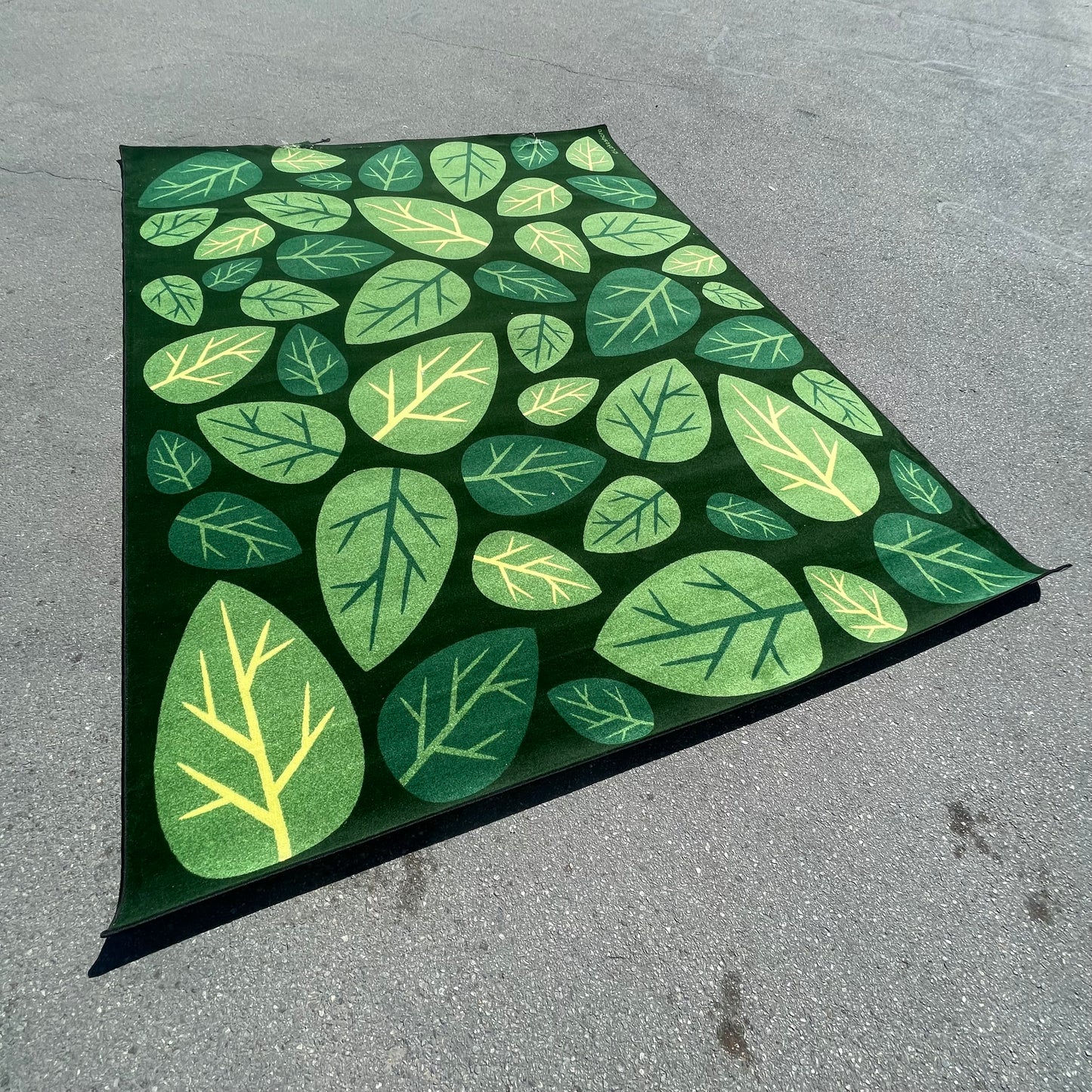 ZA@ LAKESHORE Natural Accents Leaves Carpet Roll Green (AS-IS)
