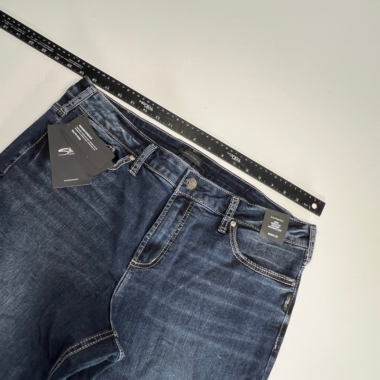 SILVER JEANS CO Suki Curvy Mid Rise Straight Leg Women's Sz 18/33 Indigo W93413EDB359